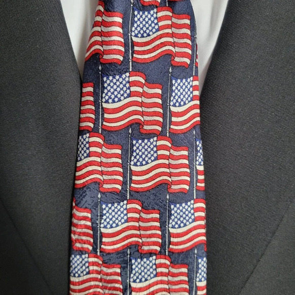 American Traditions Other - AMERICAN TRADITIONS USA Flag Men’s Silk Tie